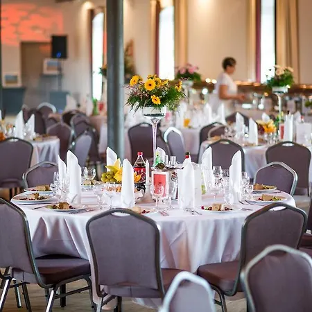 Hotel Karczyce Szálloda Karczyce